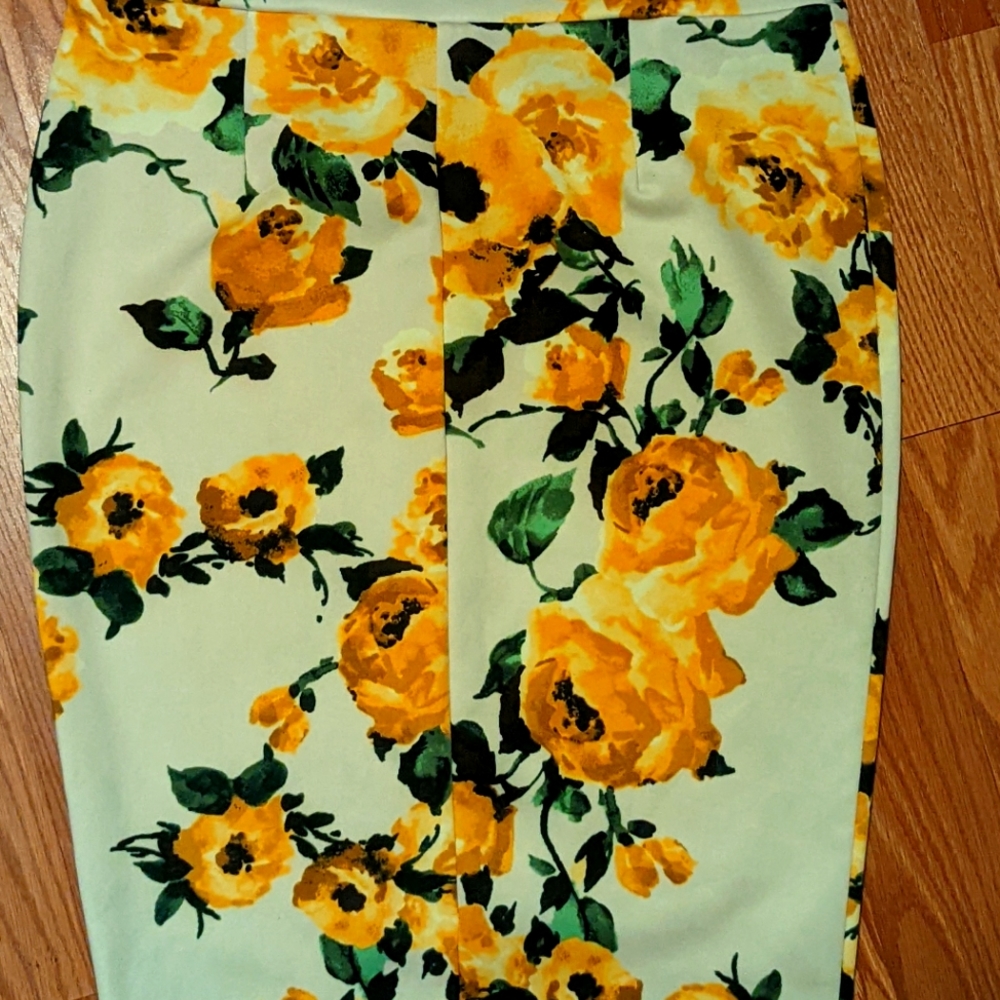 Yellow floral midi skirt - Picture 1 of 3